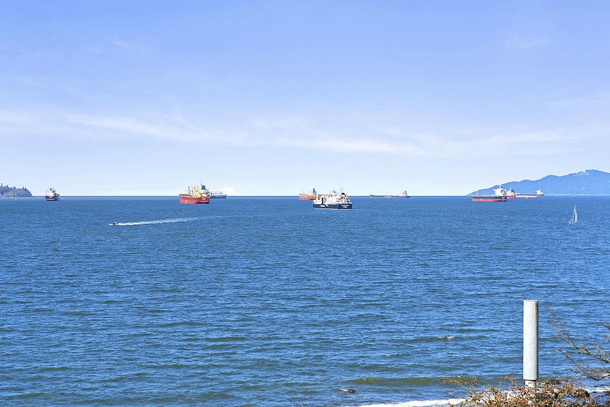 402 1575 Beach Avenue