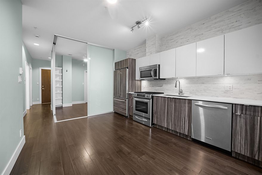 208 2250 Commercial Drive