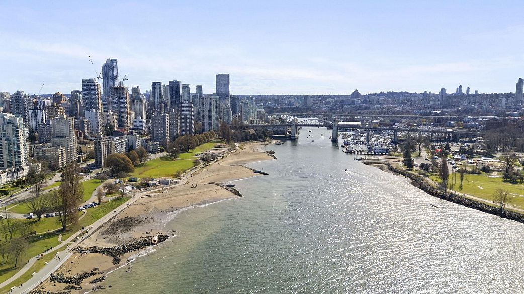 402 1575 Beach Avenue