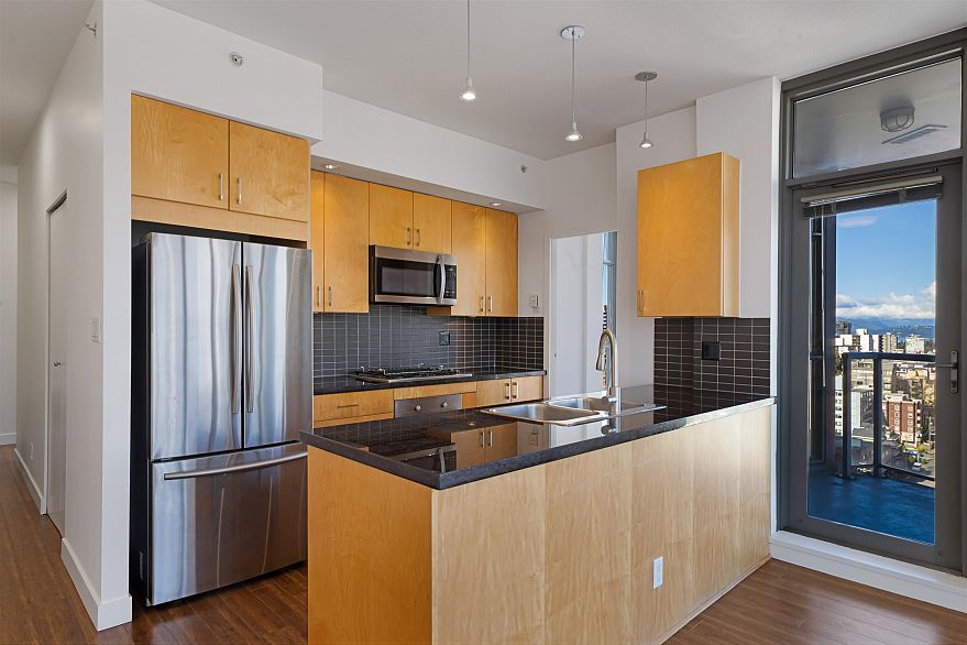 1802 1050 Smithe Street