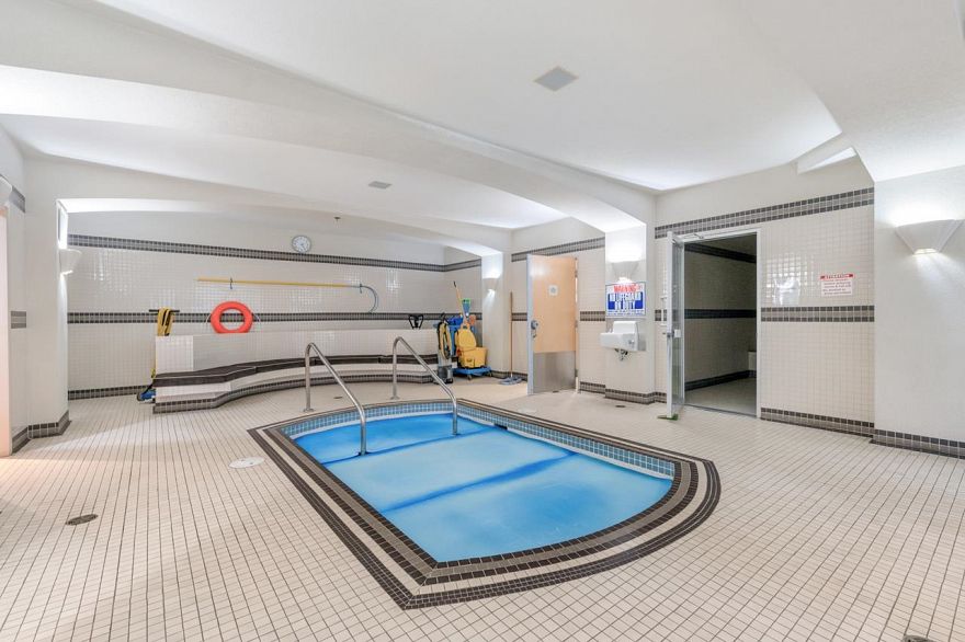 2403 969 Richards Street