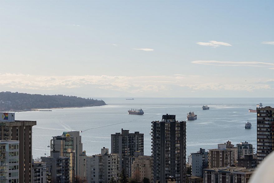 2802 1033 Nelson Street