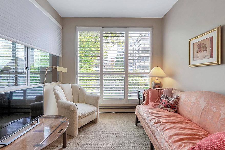 302 2015 Beach Avenue