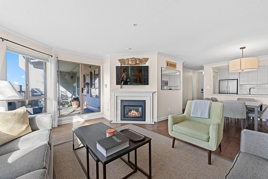 210 1859 Spyglass Place