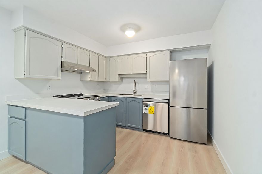 307 2928 Commercial Drive