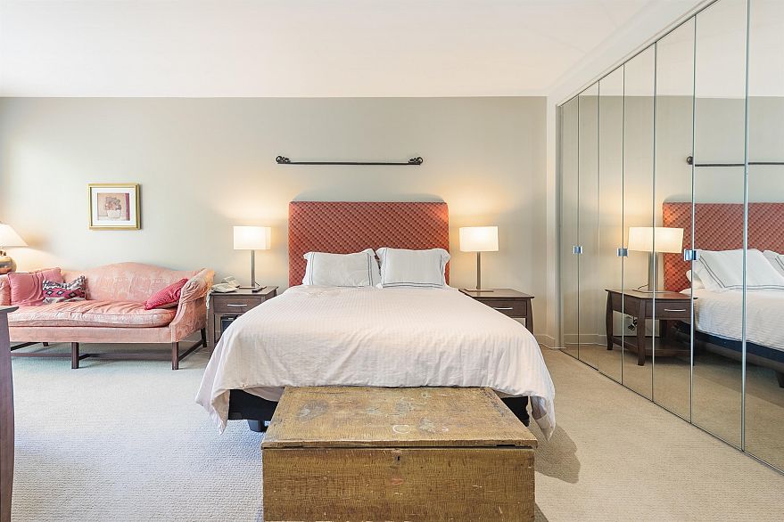 302 2015 Beach Avenue