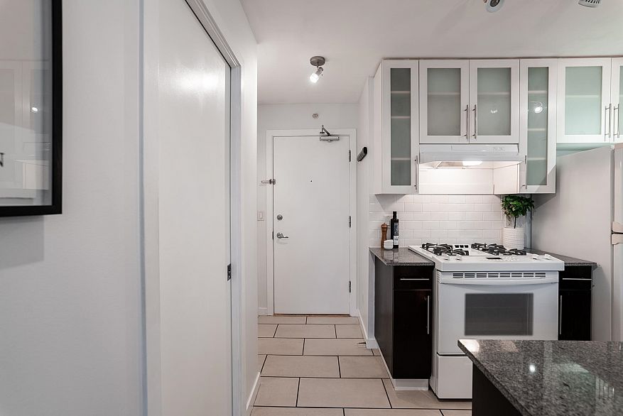 1102 1225 Richards Street