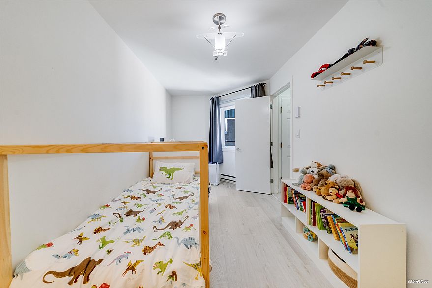 F7 1100 W 6th Avenue