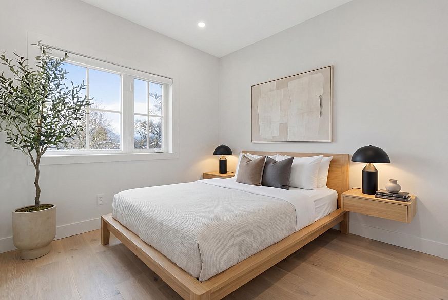 2136 Venables Street