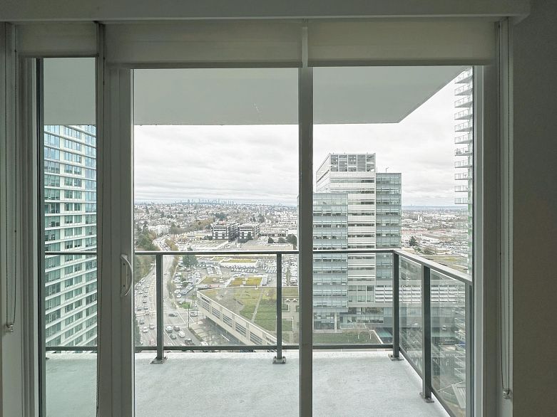 1907 8189 Cambie Street