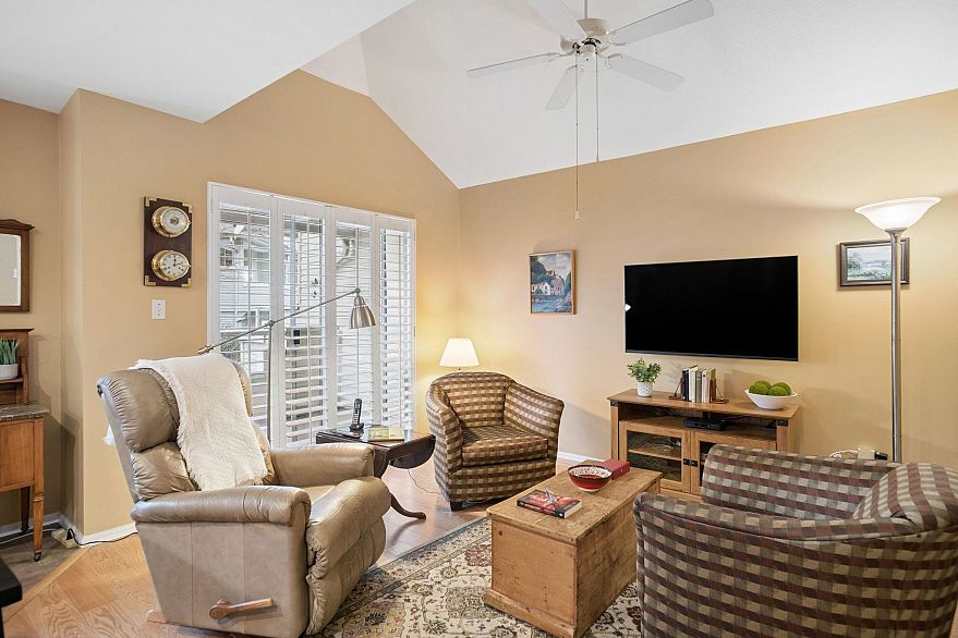 7561 Manitoba Street