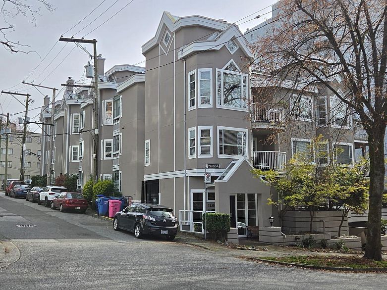 202 1280 Nicola Street