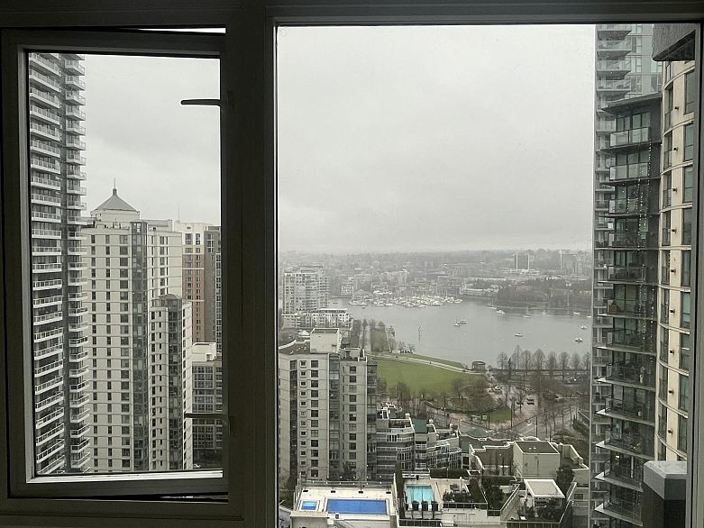 2806 1372 Seymour Street