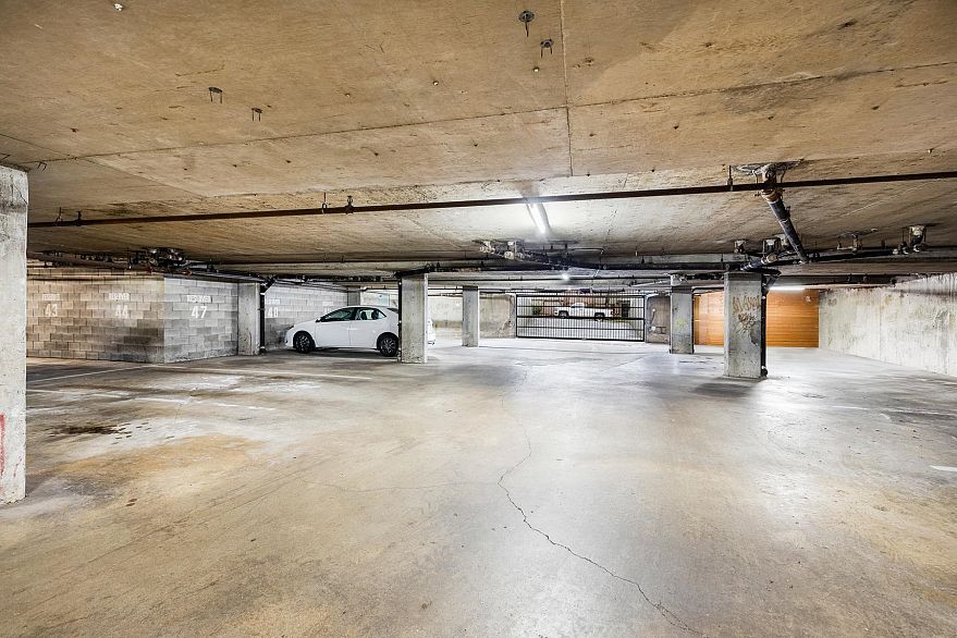 201 830 E 7th Avenue