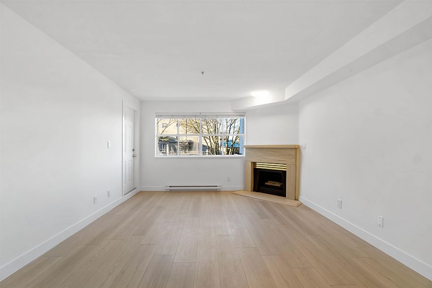 209 2928 Commercial Drive