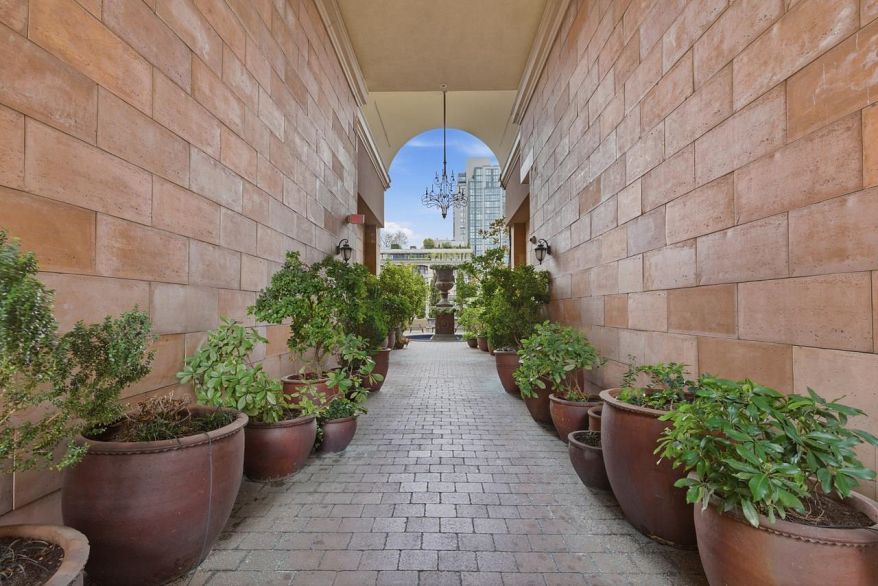 1102 1280 Richards Street