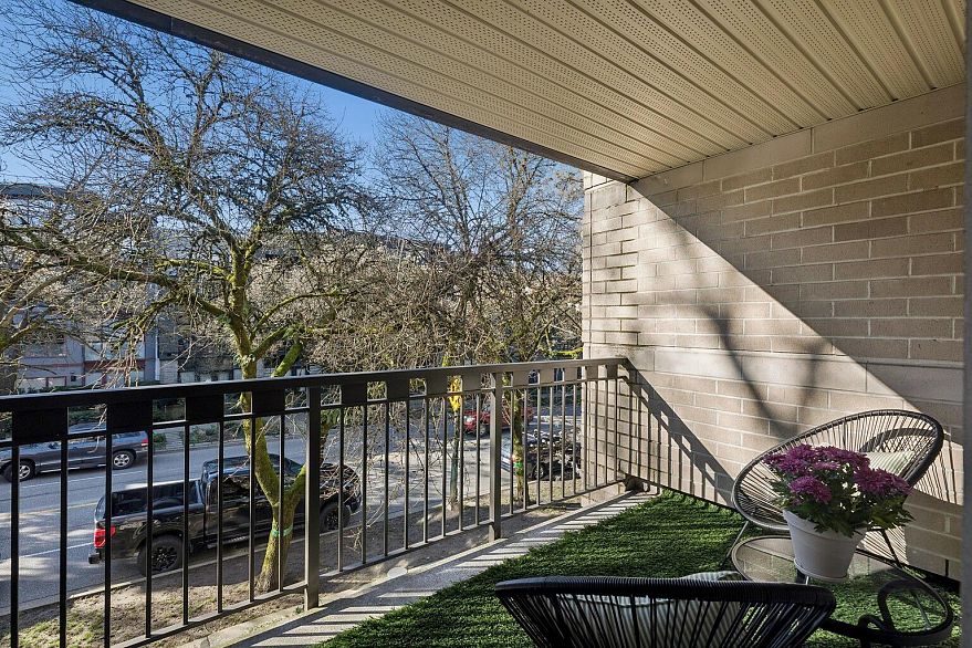 211 2161 W 12th Avenue