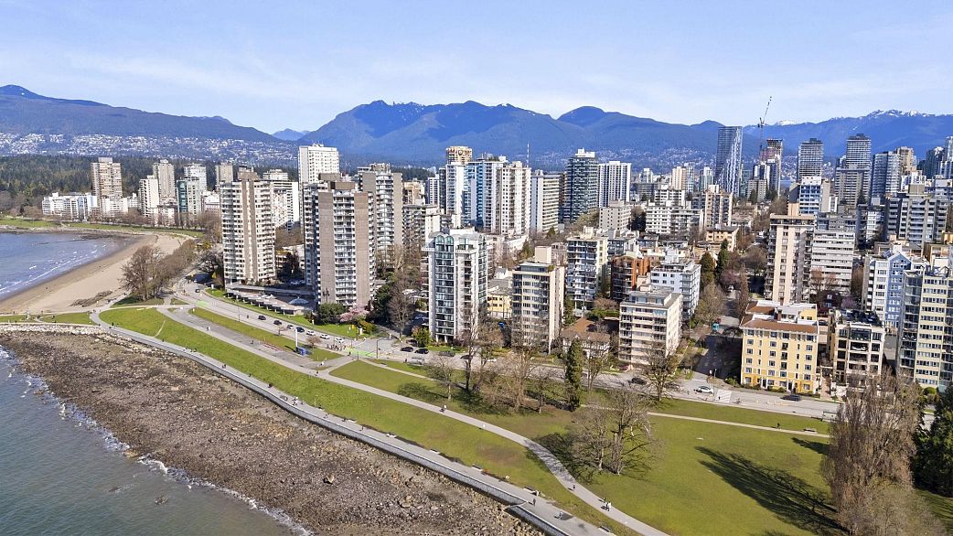 402 1575 Beach Avenue