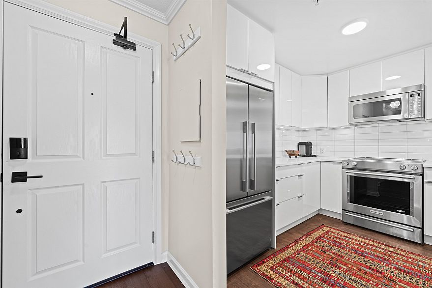 210 1859 Spyglass Place