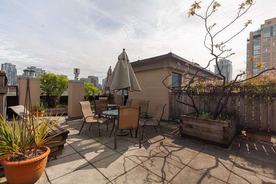 406 1216 Homer Street