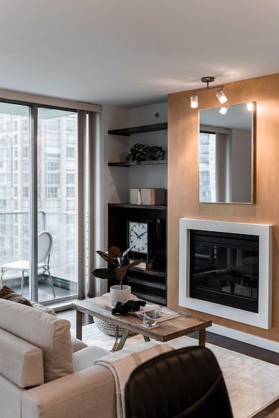 1102 1225 Richards Street