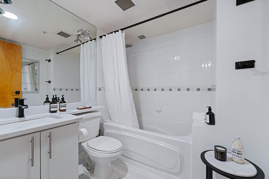 406 1216 Homer Street