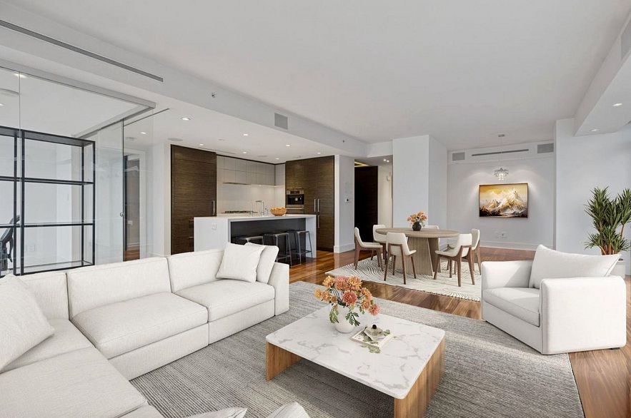 2702 667 Howe Street