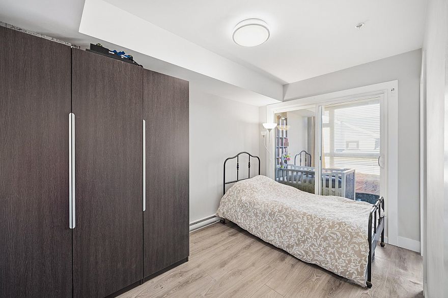 302 3939 Knight Street