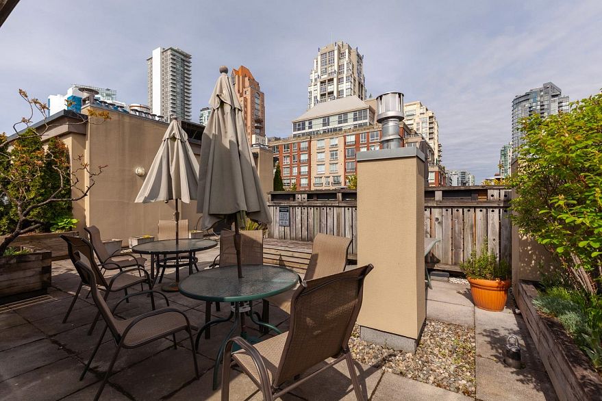 406 1216 Homer Street