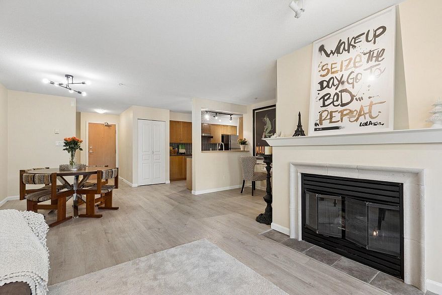 211 2161 W 12th Avenue