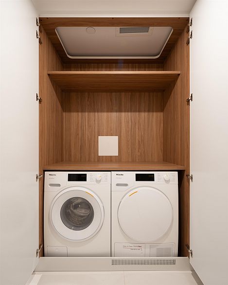 2802 1033 Nelson Street