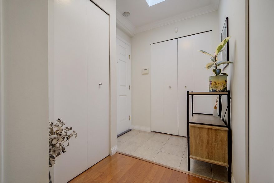 301 1868 E 11th Avenue