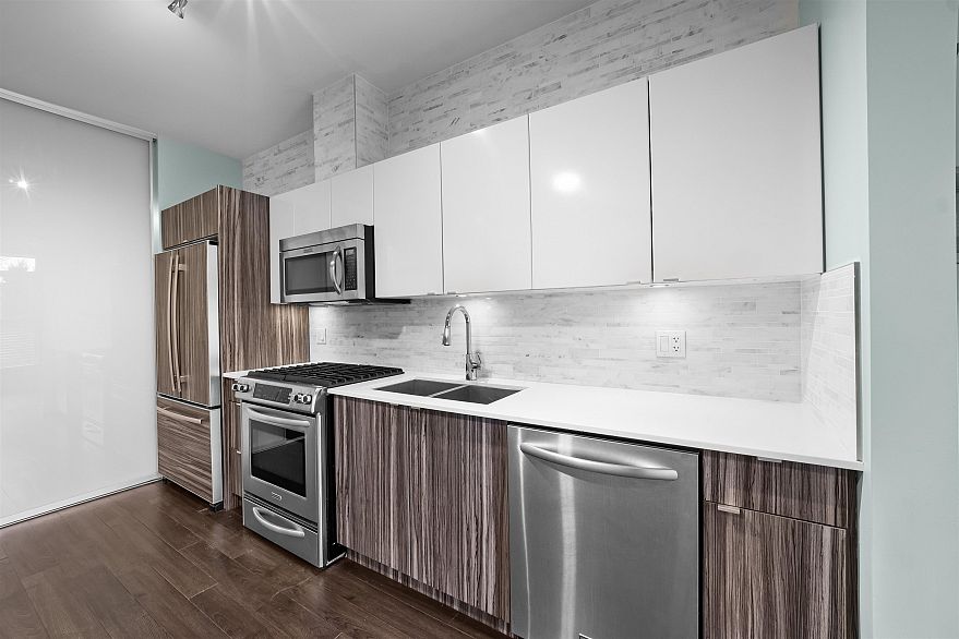 208 2250 Commercial Drive