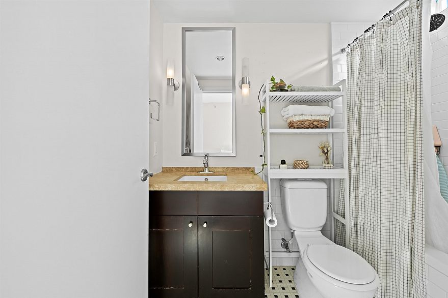 607 821 Cambie Street