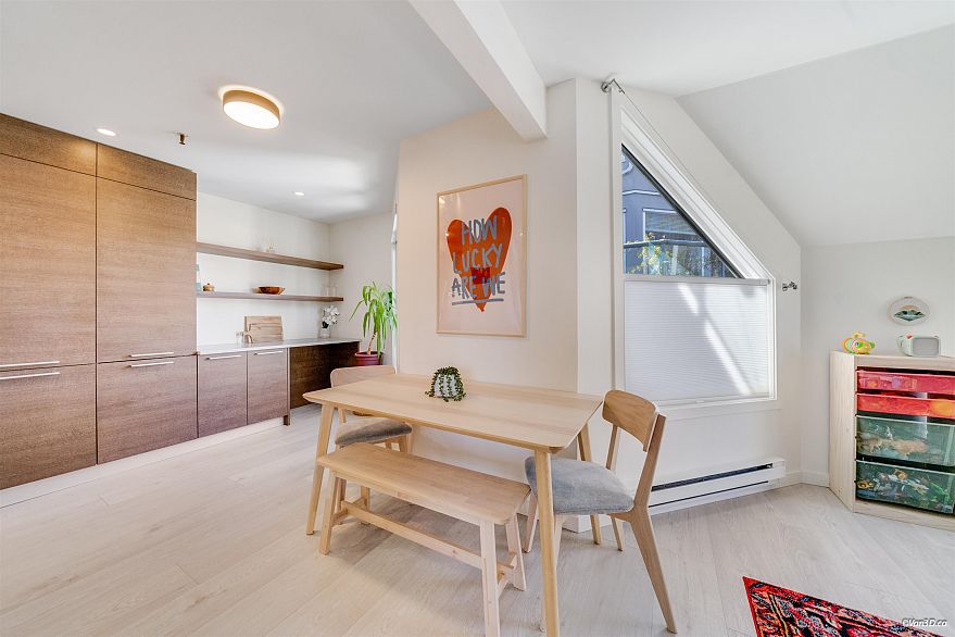 F7 1100 W 6th Avenue