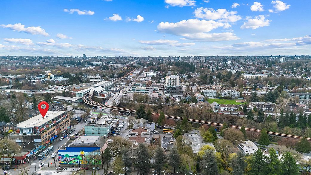 208 2250 Commercial Drive