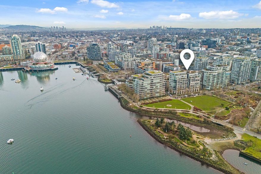 406 1616 Columbia Street