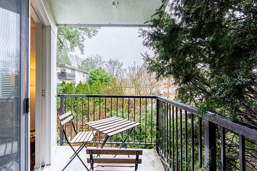 213 36 E 14th Avenue