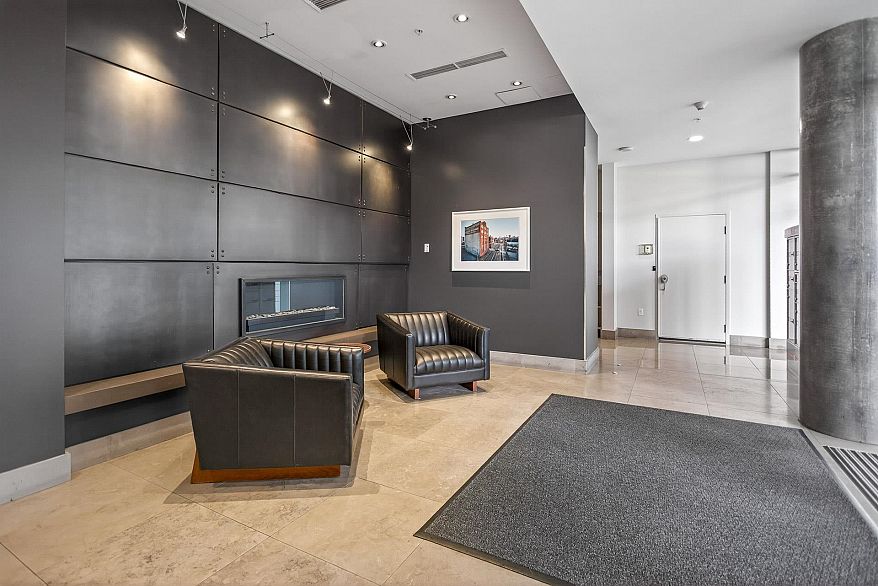 502 1833 Crowe Street