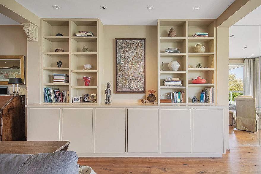 302 2015 Beach Avenue