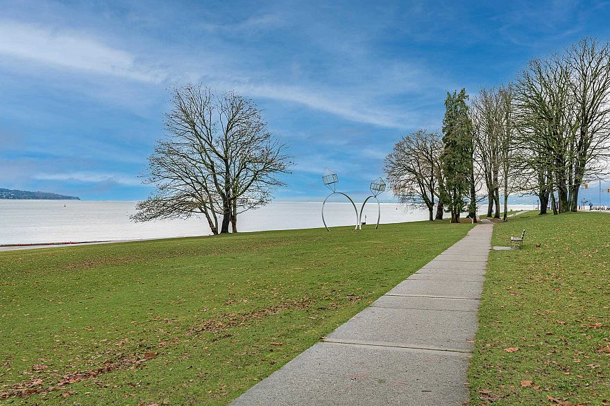 202 1280 Nicola Street