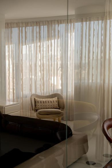 2802 1033 Nelson Street