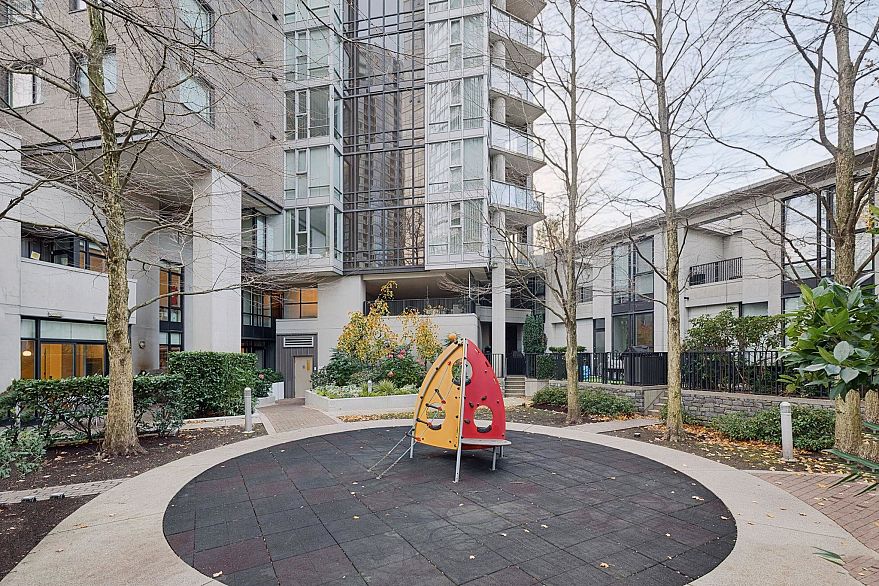 1705 550 Pacific Street