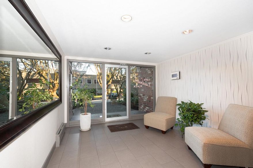 203 1696 W 10th Avenue