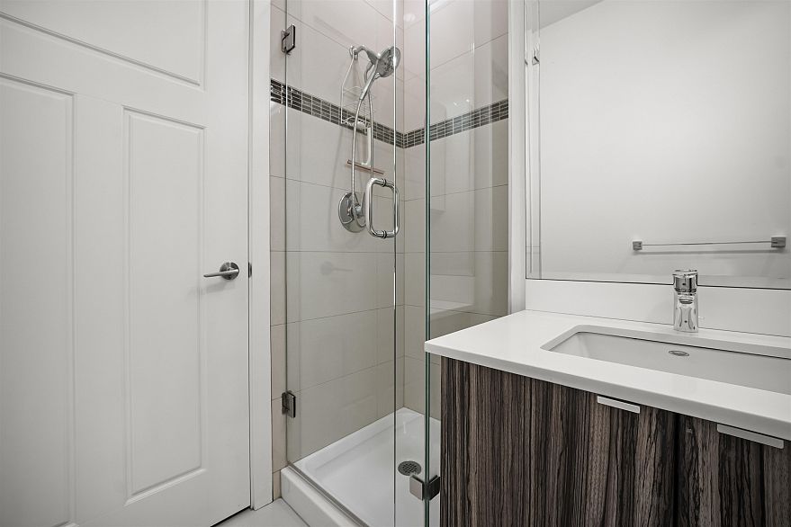 208 2250 Commercial Drive