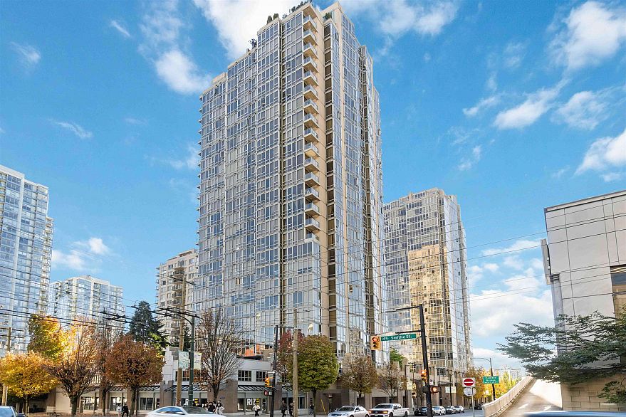 1303 930 Cambie Street