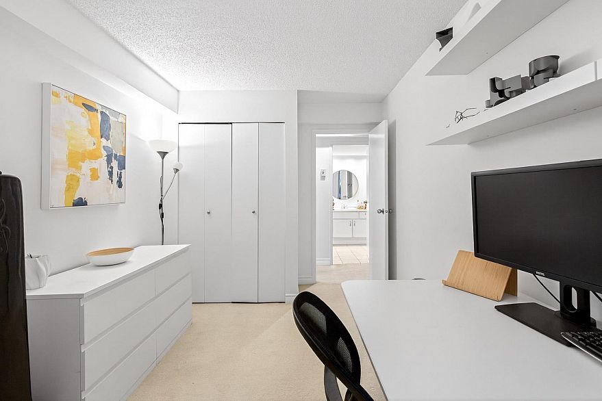 318 1500 Pendrell Street