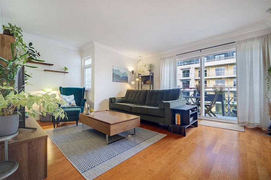 301 1868 E 11th Avenue