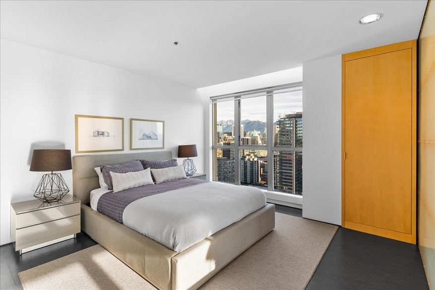 PH 2801 1238 Richards Street