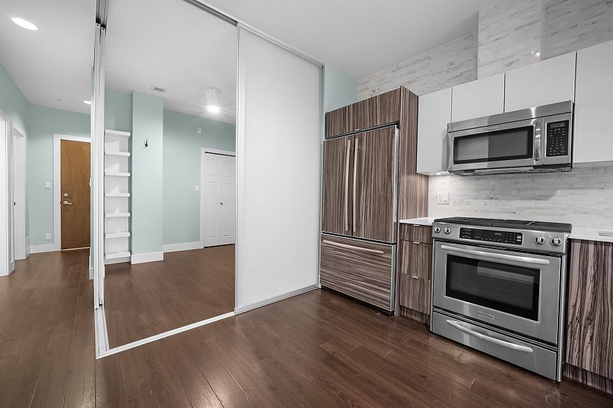 208 2250 Commercial Drive